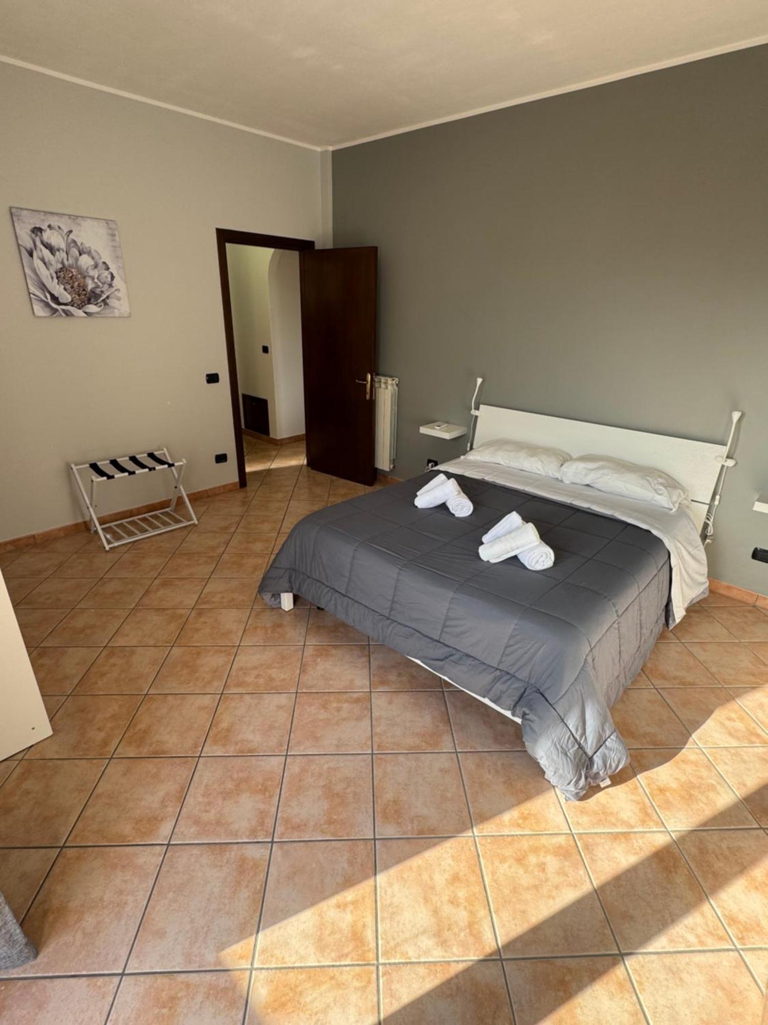 Guest House La Casaccia Фьюмичино Экстерьер фото